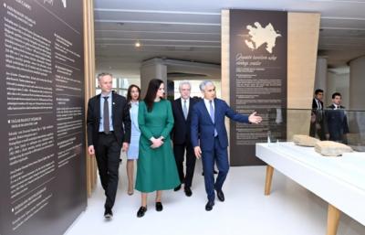 Litvanın Baş naziri Heydər Əliyev Mərkəzində olub