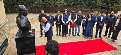 Hindistan səfirliyində Ambedkarın xatirəsi anılıb