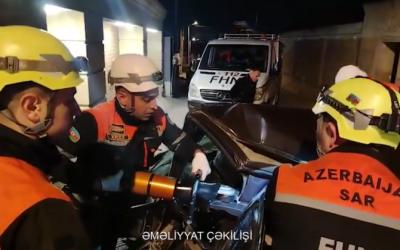Mehdiabadda qəza olub, avtomobildə sıxılı qalmış 1 nəfər xilas edilib -  VİDEO