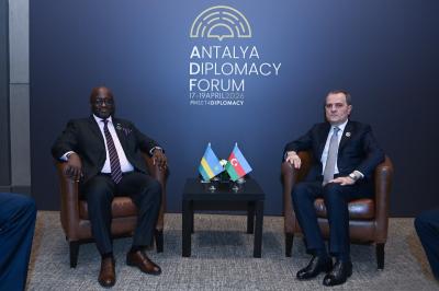 Azərbaycanla Ruanda arasında çoxtərəfli əməkdaşlığın perspektivləri müzakirə olunub
