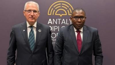 Muxtar Babayev BMT Baş katibinin iqlim məsələləri üzrə nümayəndəsi ilə görüşüb