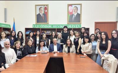 Gənclərin baxışında şəhərsalma və tarixi irs: Kitabxanada tədbir