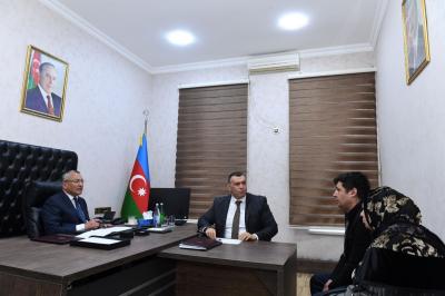 Rövşən Rzayev vətəndaşlarla görüşüb