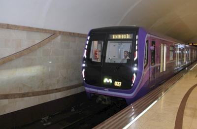 Bakı metrosunda sıxlıq yaranıb