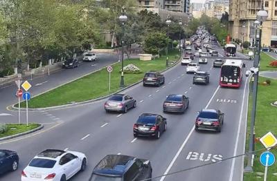 Bakıda 14 istiqamətdə tıxac müşahidə olunur