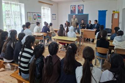 Fövqəladə hallarla bağlı davranış qaydalarına dair silsilə tədbirlər keçirilib