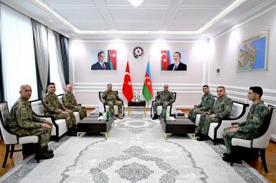 Azərbaycan və Türkiyə Quru Qoşunları komandanları görüşüb