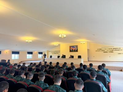 Hərbi qulluqçular arasında hüquqi maarifləndirmə işi gücləndirilir