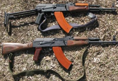 Polis əməkdaşları ötən gün 3 avtomat, 1 tapança, 3 tüfəng aşkar edərək götürüblər