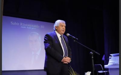 Şuşa Dövlət Teatrında Sabir Rüstəmxanlı poetik rüzgarı