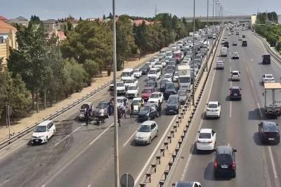 Aeroport yolunda qəza olub, ölən var