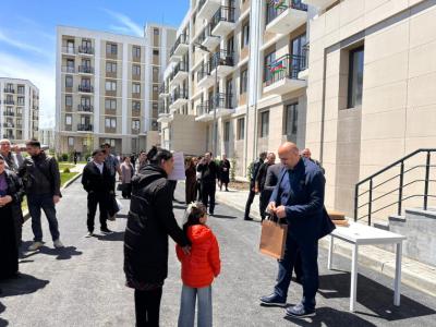 Ağdam şəhərində daha 41 ailəyə mənzillərin açarları təqdim olunub