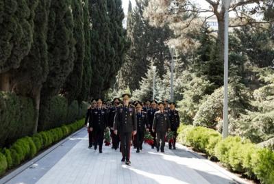 DİN-in şəxsi heyəti Ulu Öndər Heydər Əliyevin məzarını ziyarət edib