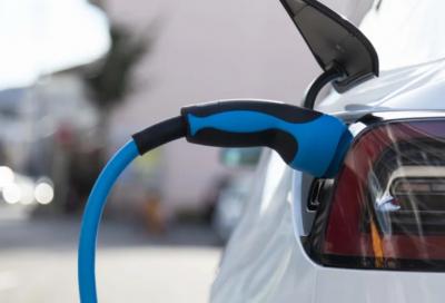 Azərbaycanda ötən il elektrik və hibrid avtomobillərinin alışına 75 milyon manat kredit verilib