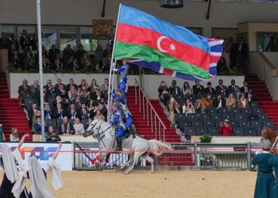 Böyük Britaniya kralı III Çarlz Qarabağ atlarının şousunu izləyib