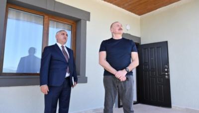 Prezident Xocalıda hərbçilər üçün nəzərdə tutulan fərdi evlərdə yaradılmış şəraitlə tanış olub
