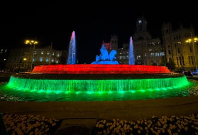 Madridin məşhur “Cibeles” fəvvarəsi yenidən Azərbaycan bayrağının rəngləri ilə işıqlandırılıb