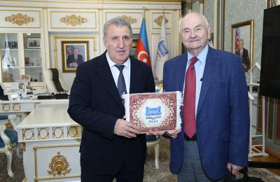 Akademik İsa Həbibbəyli “Springer” nəşriyyatının nümayəndəsi ilə görüşüb