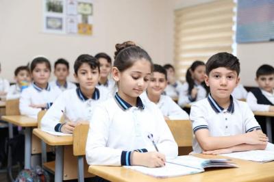 Yeni təmayül tədris modelinin tətbiq ediləcəyi məktəblərə şagird qəbulu elan edilib