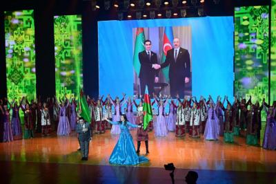 Türkmənistanda Azərbaycan Mədəniyyəti Günlərinə Dövlət Rəqs Ansamblının konserti ilə  yekun vurulub