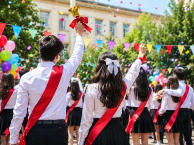 Azərbaycanda bu il məzun olan şagirdlərin sayı açıqlanıb