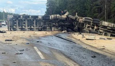 Rusiyada ağır yol qəzası, 7 avtomobil toqquşdu