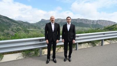 Azərbaycan və Türkmənistan prezidentləri Şuşanın Daşaltı kəndinin fonunda şəkil çəkdiriblər Azərbaycan və Türkmənistan prezidentləri Şuşanın Daşaltı kəndinin fonunda şəkil çəkdiriblər