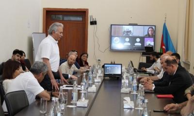 Dövlət Agentliyinin direktoru İqtisadiyyat İnstitutunun elmi seminarında çıxış edib