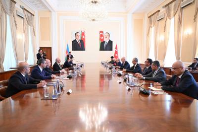 Əli Əsədov TBMM sədri Numan Kurtulmuşla görüşüb