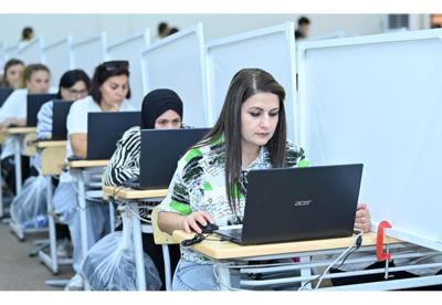 73 mindən çox müəllimin əməkhaqqına əlavələr edilib