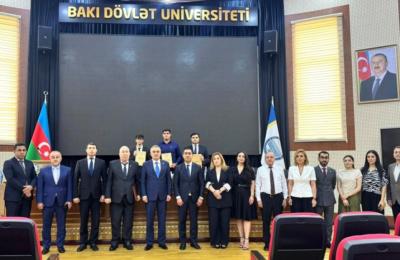Vəkillər Kollegiyası rəhbərinin sədrliyi ilə Bakı Dövlət Universitetində magistrantların dissertasiyası müdafiə olunub