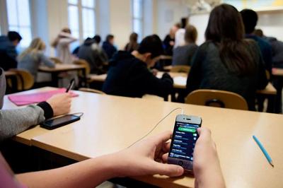 Şagirdlərin dərs vaxtı mobil telefondan və elektron cihazlardan istifadə etməsi qadağan olunub