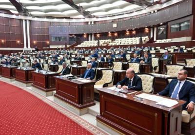 MM iqtisadi sahədəki bəzi cinayətlərə görə məsuliyyətin ləğv edilməsini ilk oxunuşda qəbul edib