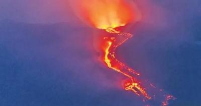 Etna vulkanı püskürüb