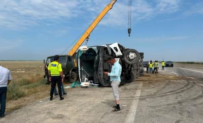 Hacıqabulda sərnişin avtobusu aşıb, 30-dan yaralı var