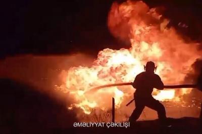 Bakı-Quba yolunda yanacaq maşını aşıb, yanğın olub -  VİDEO