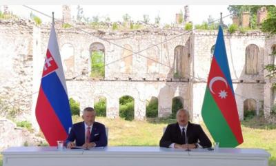 Azərbaycan və Slovakiya prezidentləri Şuşada mətbuata bəyanatlarla çıxış edirlər