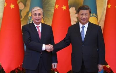 Si Cinpin və Tokayev Şanxayda görüşüblər