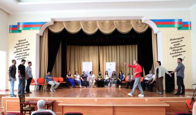 Regionlarda peşəkar teatr dərsləri Qusarda davam edib