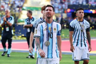 Argentina prezidentindən millinin futbolçularına dəstək