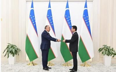 Rəşad Məmmədov etimadnaməsinin surətini Özbəkistanın XİN başçısına təqdim edib